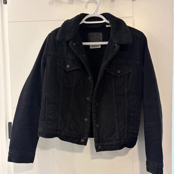 LEVI'S Premium Original Sherpa Trucker Denim Jacket Size Small Forever Black - Picture 1 of 4